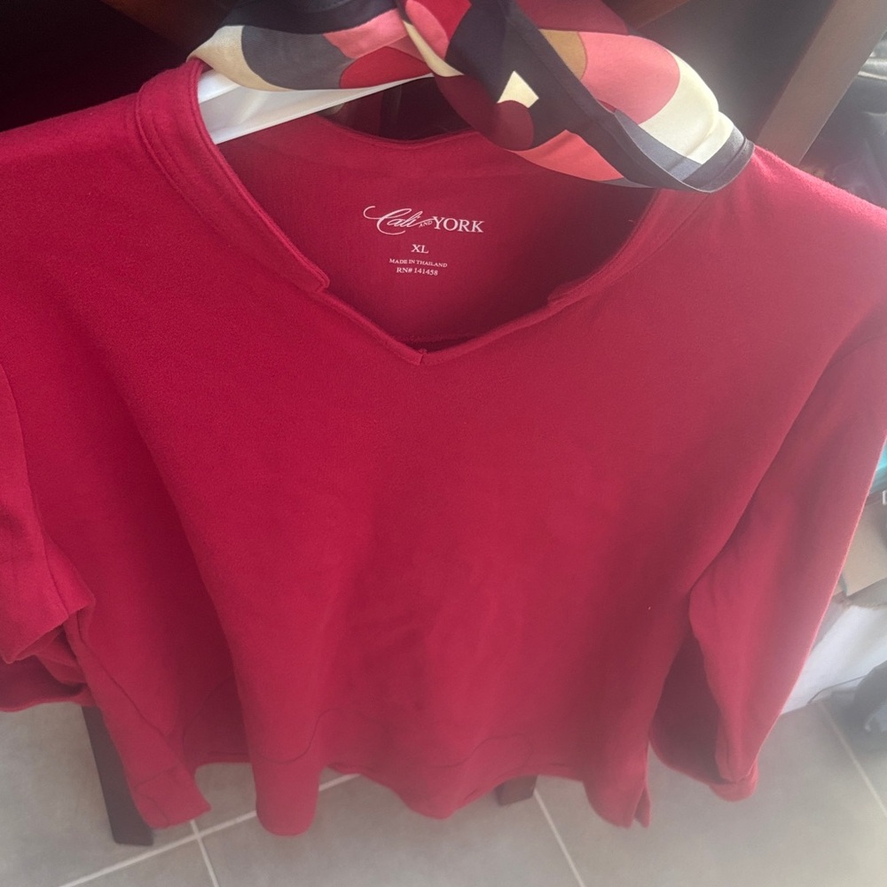Cali & York pretty Women's Red Top size XL
